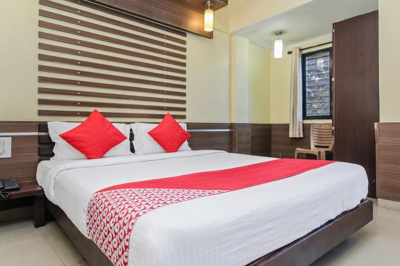 Oyo 30537 Hotel Megharaj Bijāpur Esterno foto