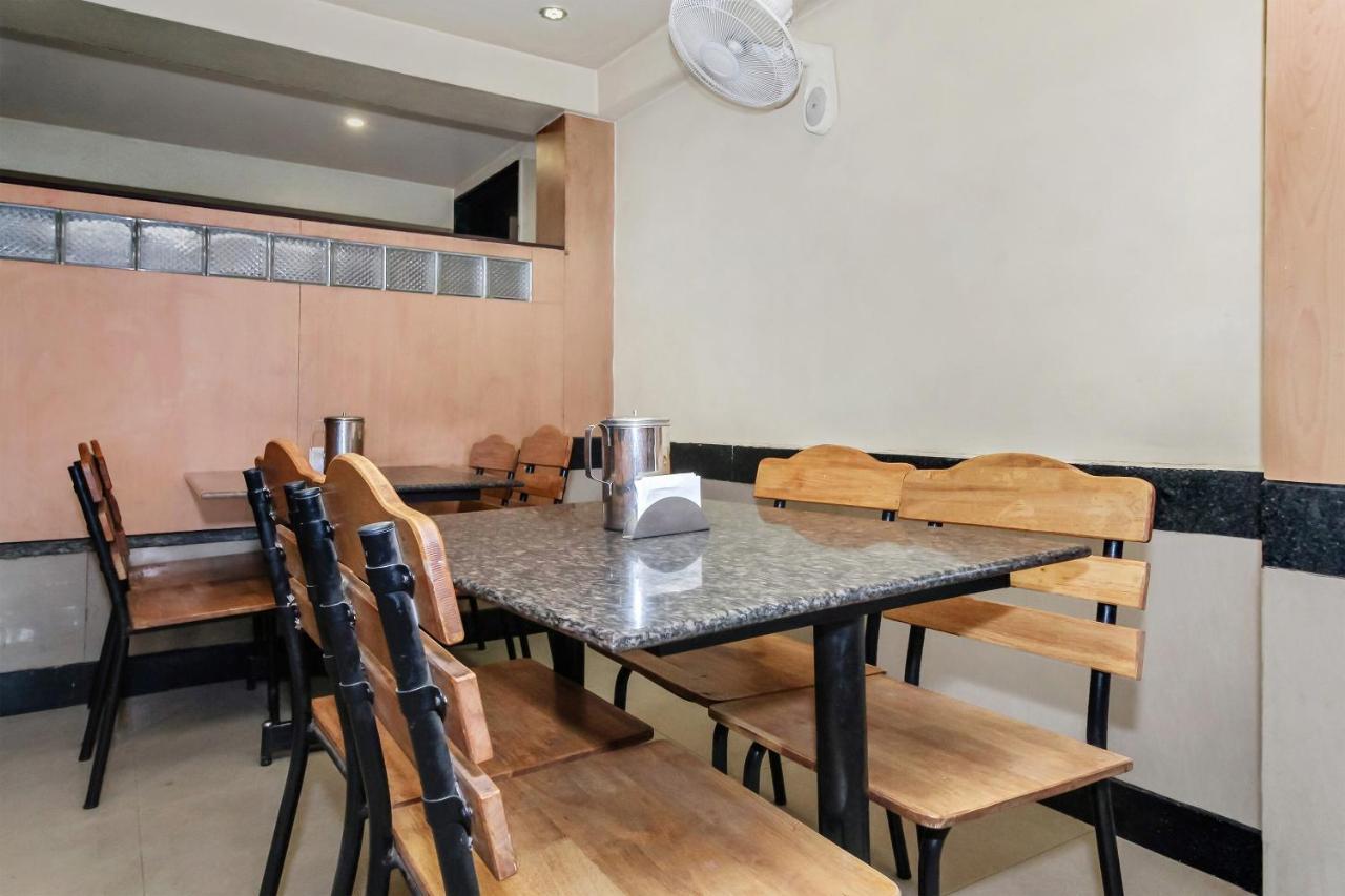 Oyo 30537 Hotel Megharaj Bijāpur Esterno foto