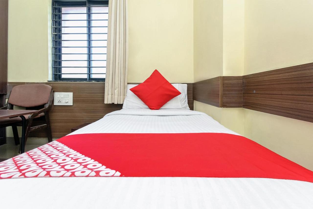 Oyo 30537 Hotel Megharaj Bijāpur Esterno foto