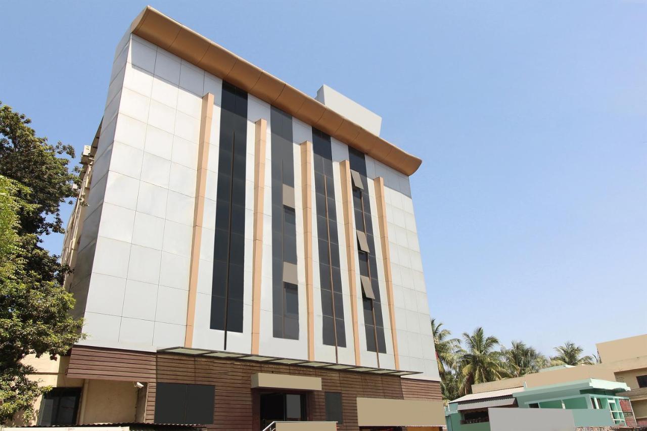 Oyo 30537 Hotel Megharaj Bijāpur Esterno foto
