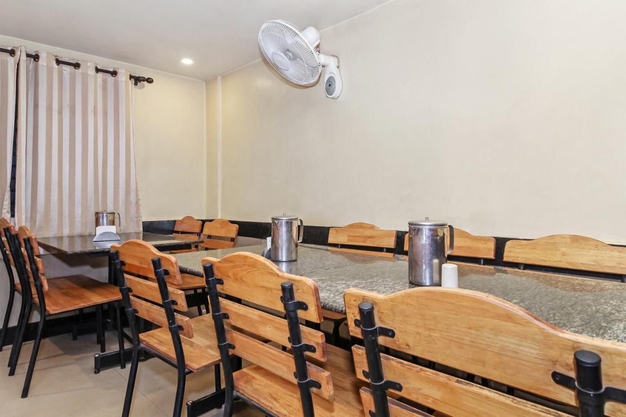 Oyo 30537 Hotel Megharaj Bijāpur Esterno foto