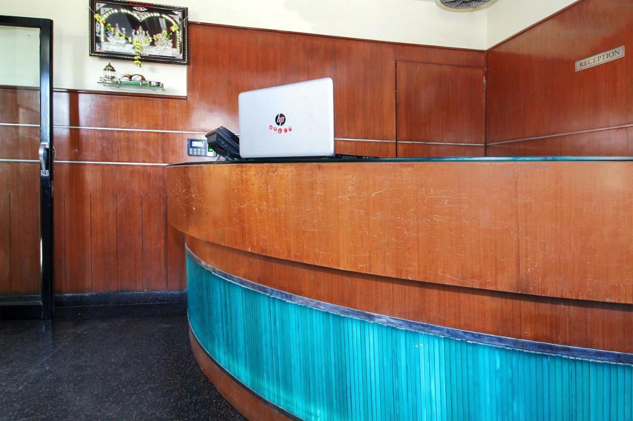 Oyo 30537 Hotel Megharaj Bijāpur Esterno foto