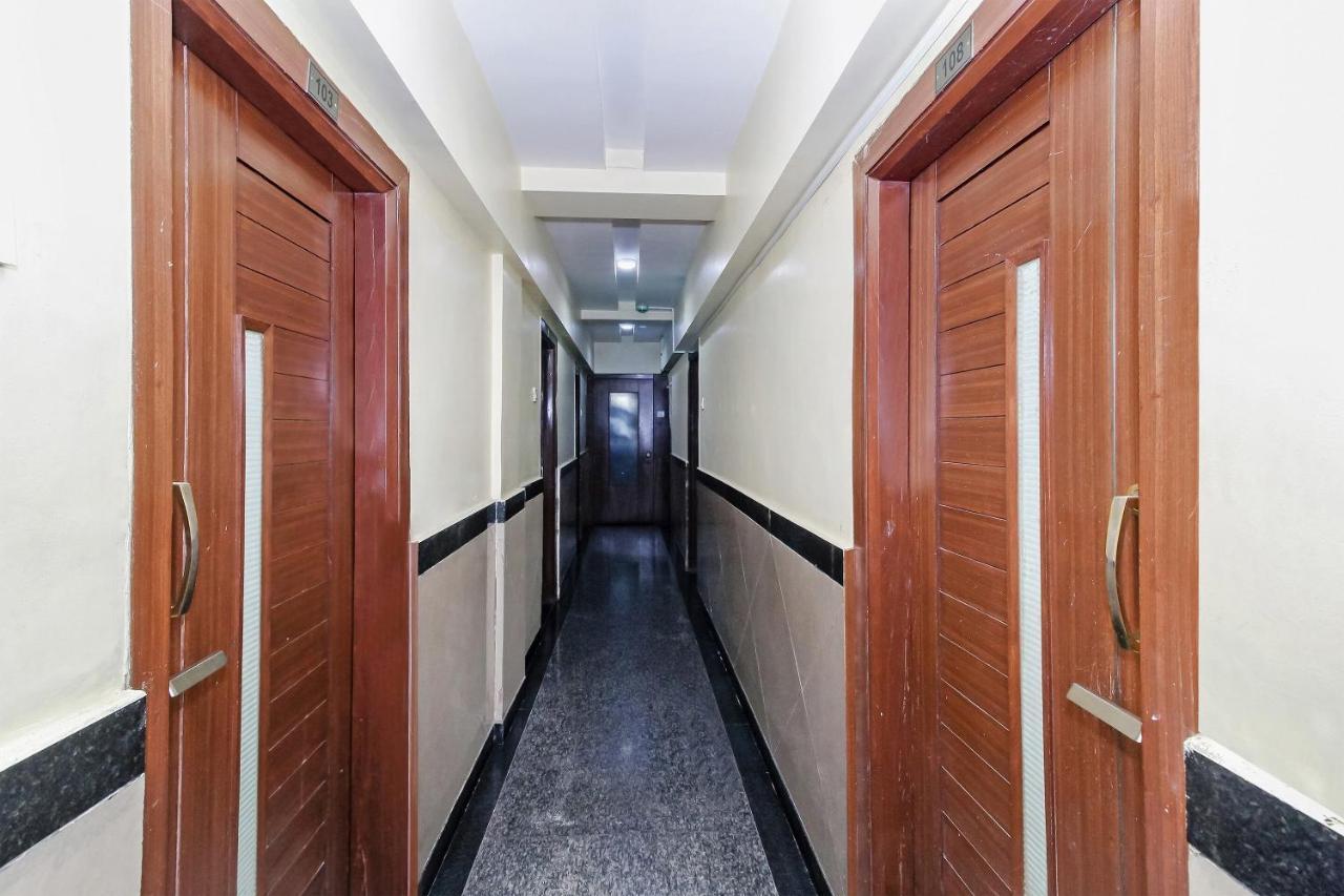 Oyo 30537 Hotel Megharaj Bijāpur Esterno foto