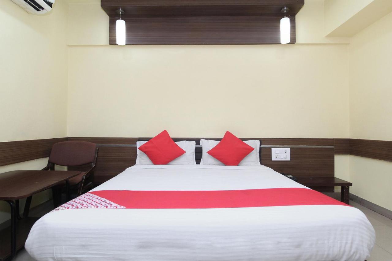 Oyo 30537 Hotel Megharaj Bijāpur Esterno foto